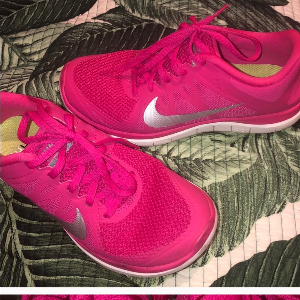 Pink nike free runs